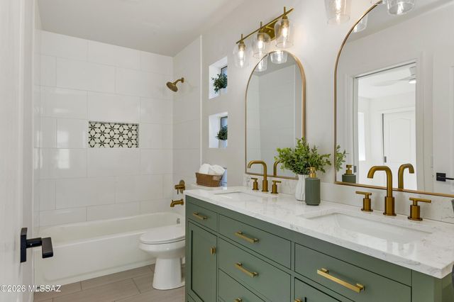 8470 N Redstone, Tucson, AZ 85743