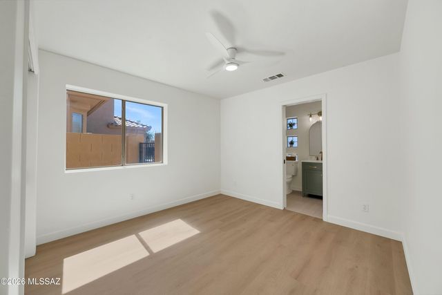 8470 N Redstone, Tucson, AZ 85743