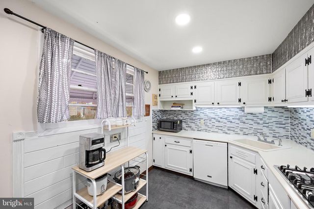 2204 FOOTE RD, Wilmington, DE 19803