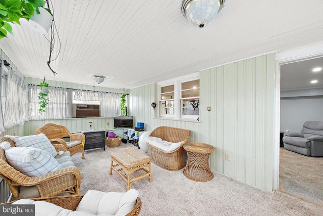 2204 FOOTE RD, Wilmington, DE 19803