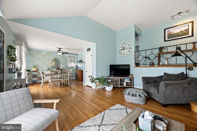 2204 FOOTE RD, Wilmington, DE 19803