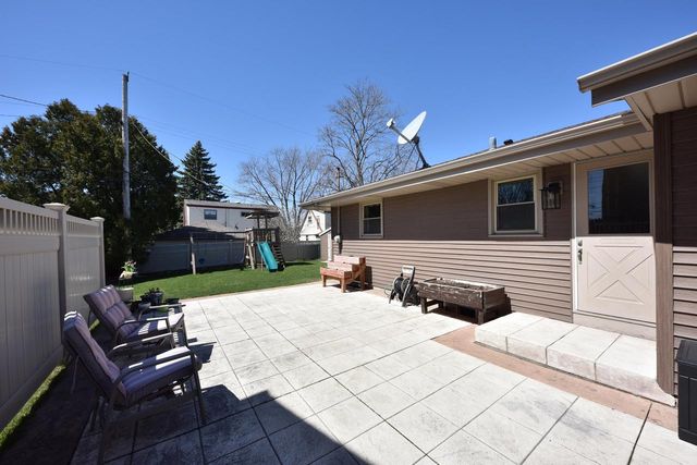4047 S 91st PLACE, Greenfield, WI 53228
