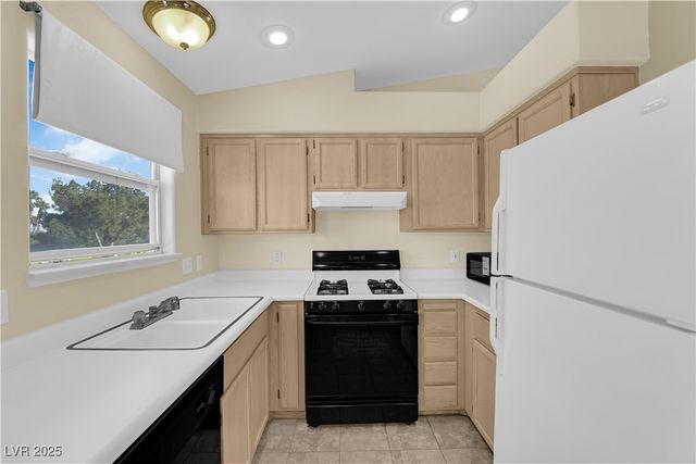 7572 Durham Hall Avenue 201, Las Vegas, NV 89130