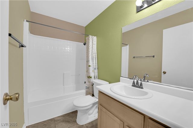 7572 Durham Hall Avenue 201, Las Vegas, NV 89130