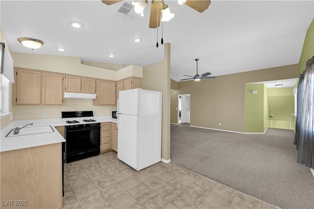 7572 Durham Hall Avenue 201, Las Vegas, NV 89130