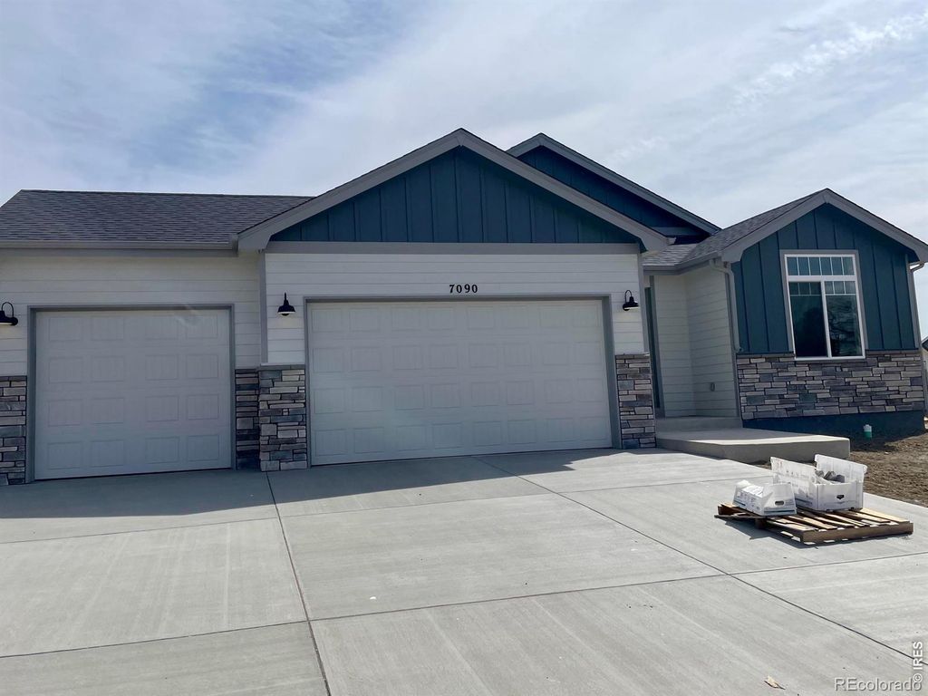 7090 Gateway Crossing Street, Wellington, CO 80549