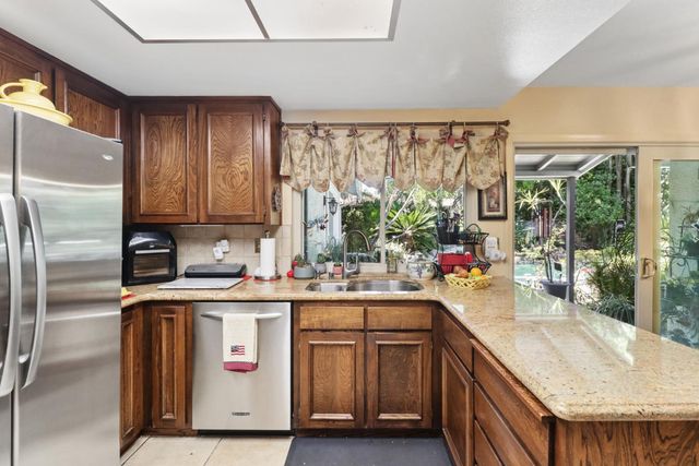 1 Northlite Cir, Sacramento, CA 95831