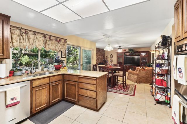 1 Northlite Cir, Sacramento, CA 95831
