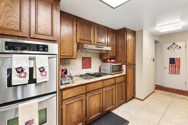 1 Northlite Cir, Sacramento, CA 95831
