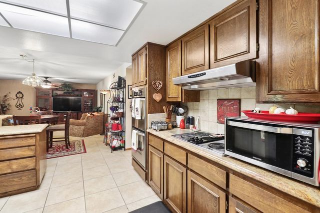 1 Northlite Cir, Sacramento, CA 95831