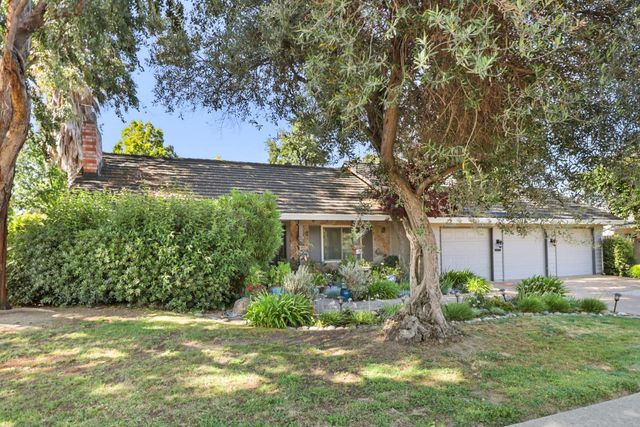 1 Northlite Cir, Sacramento, CA 95831