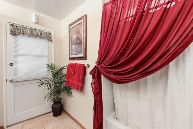 1 Northlite Cir, Sacramento, CA 95831