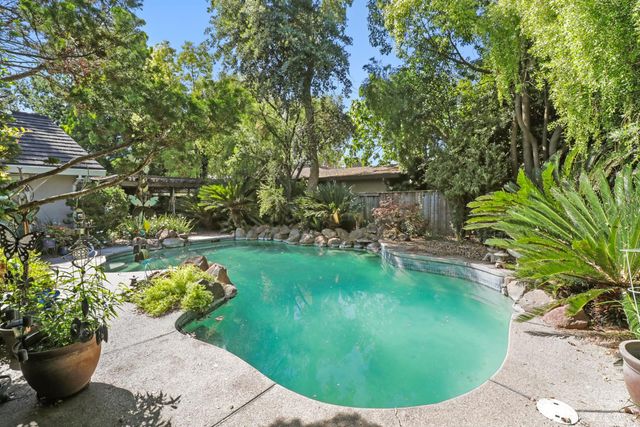 1 Northlite Cir, Sacramento, CA 95831