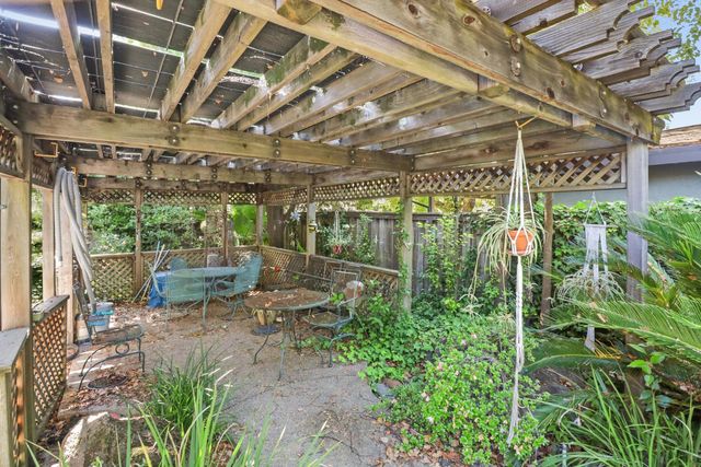 1 Northlite Cir, Sacramento, CA 95831