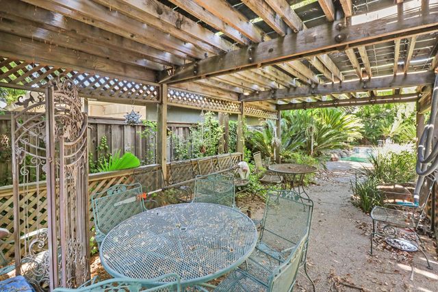 1 Northlite Cir, Sacramento, CA 95831