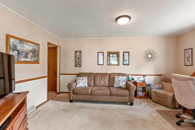924 N 18th AVENUE, West Bend, WI 53090