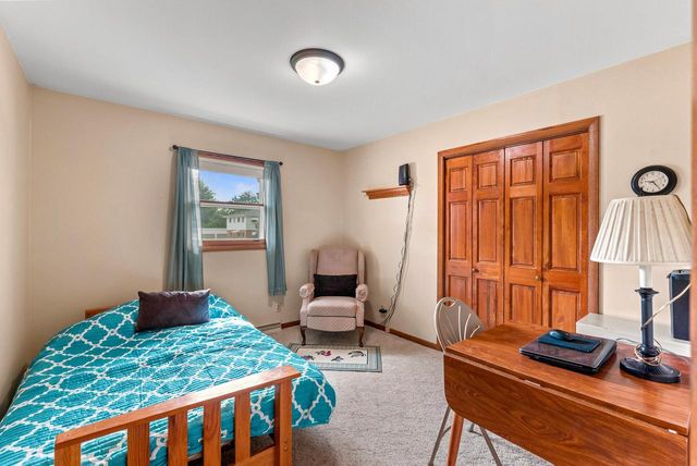 924 N 18th AVENUE, West Bend, WI 53090