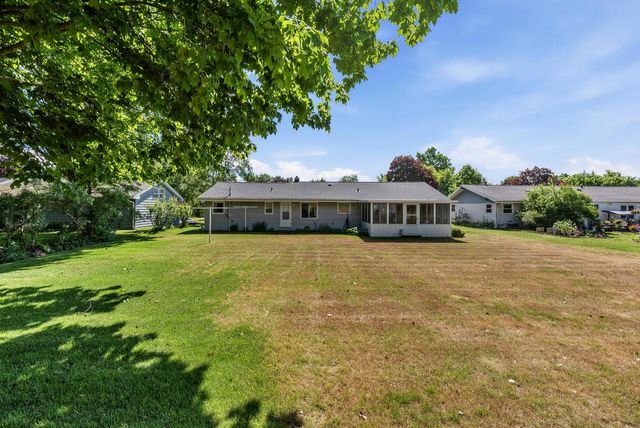 924 N 18th AVENUE, West Bend, WI 53090