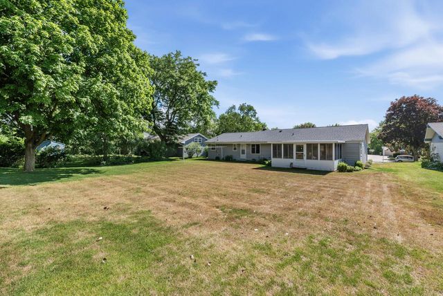 924 N 18th AVENUE, West Bend, WI 53090