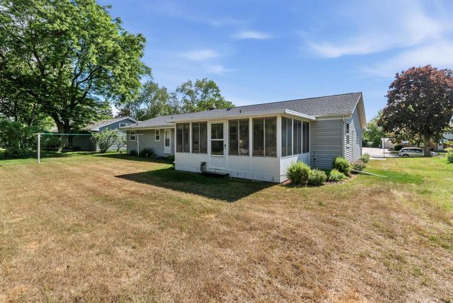924 N 18th AVENUE, West Bend, WI 53090