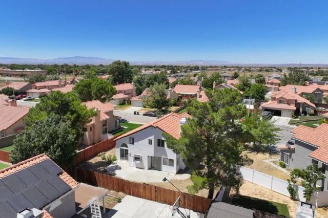 1840 E Newgrove, Lancaster, CA 93535