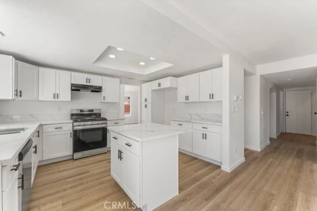 1840 E Newgrove, Lancaster, CA 93535