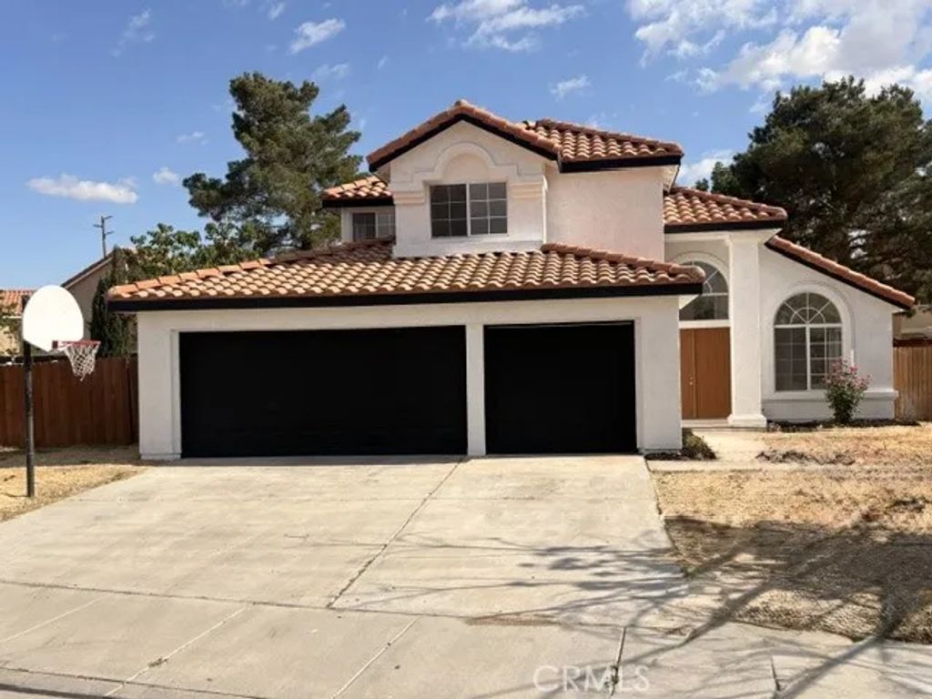 1840 E Newgrove, Lancaster, CA 93535