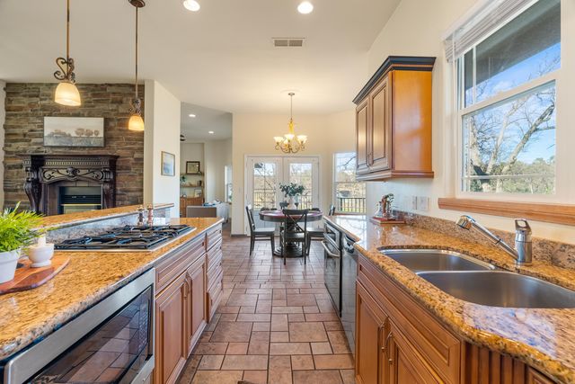 14860 Oak Knoll Drive, Red Bluff, CA 96080