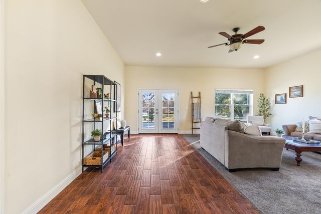 14860 Oak Knoll Drive, Red Bluff, CA 96080