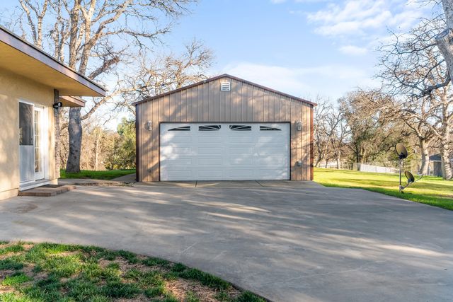 14860 Oak Knoll Drive, Red Bluff, CA 96080