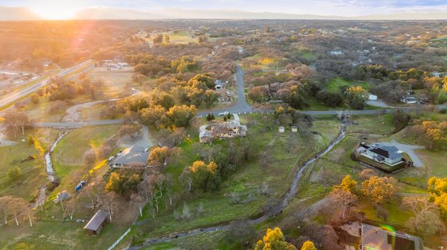 14860 Oak Knoll Drive, Red Bluff, CA 96080