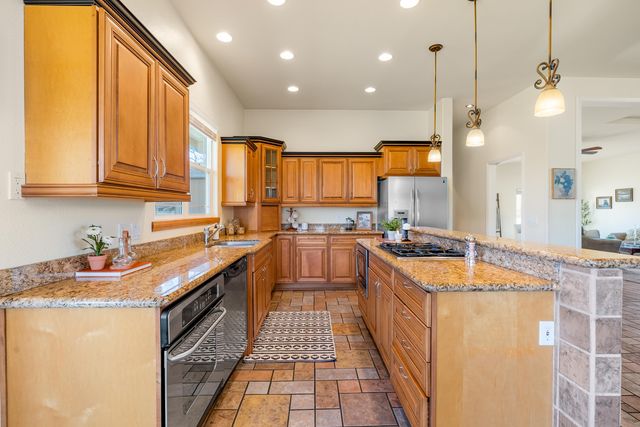 14860 Oak Knoll Drive, Red Bluff, CA 96080