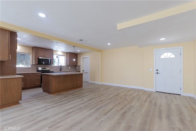 9228 Artesia Blvd, Bellflower, CA 90706