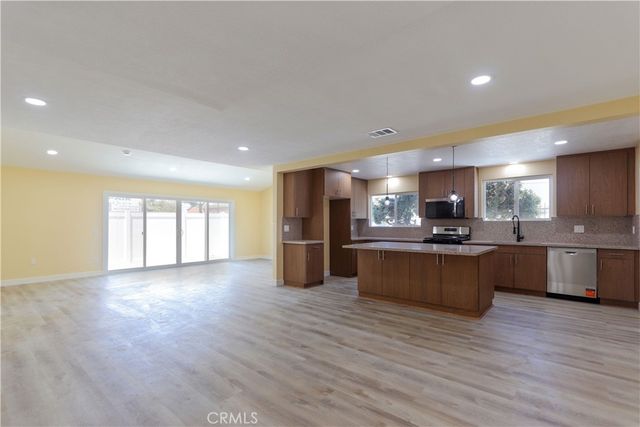 9228 Artesia Blvd, Bellflower, CA 90706