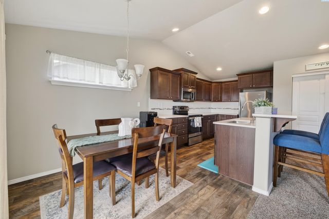 5702 Chapel Hill Blvd, Pasco, WA 99301