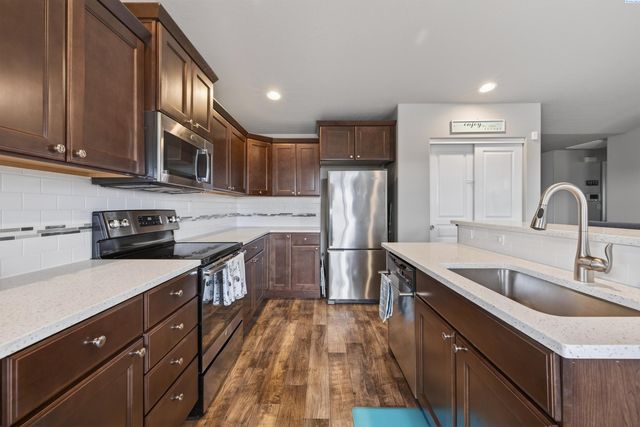 5702 Chapel Hill Blvd, Pasco, WA 99301