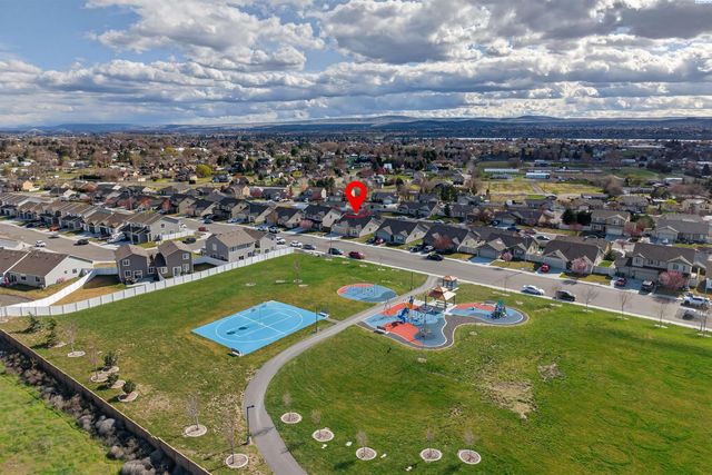 5702 Chapel Hill Blvd, Pasco, WA 99301