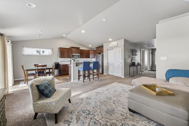 5702 Chapel Hill Blvd, Pasco, WA 99301