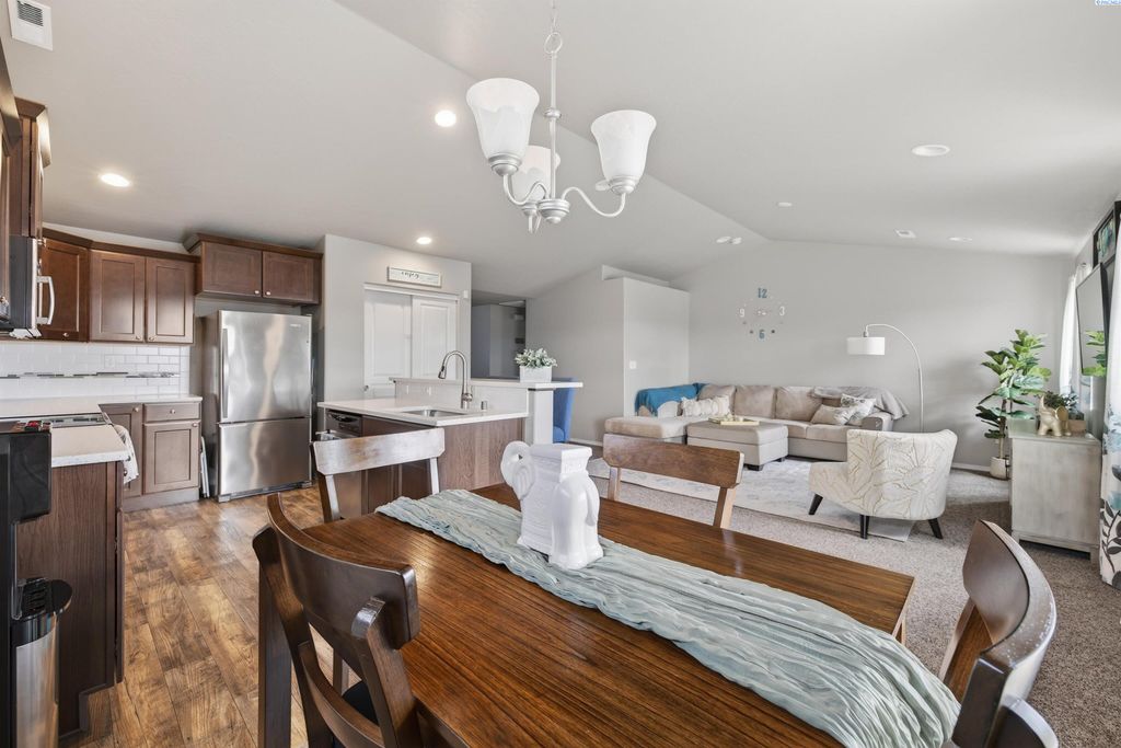 5702 Chapel Hill Blvd, Pasco, WA 99301