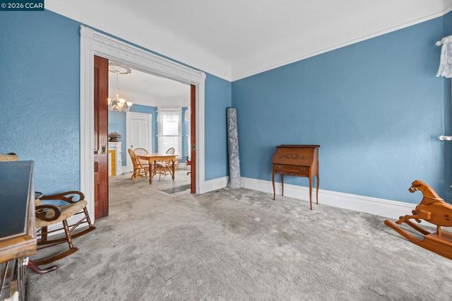 1036 Regent St, Alameda, CA 94501