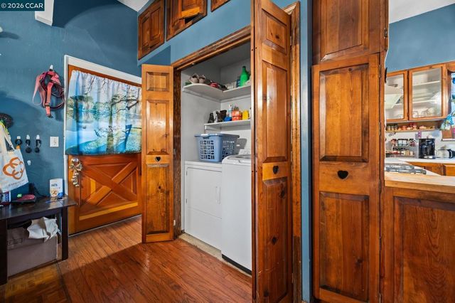 1036 Regent St, Alameda, CA 94501