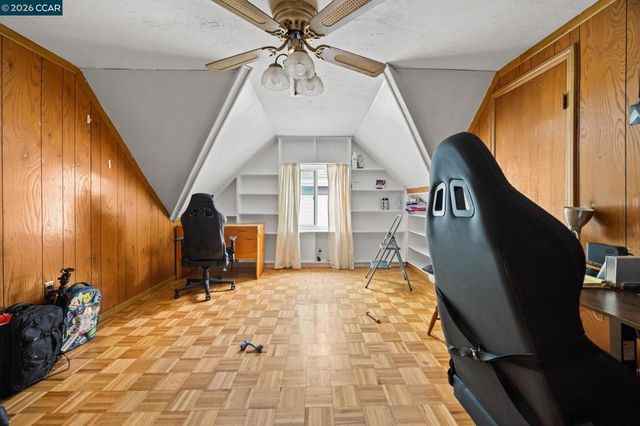 1036 Regent St, Alameda, CA 94501