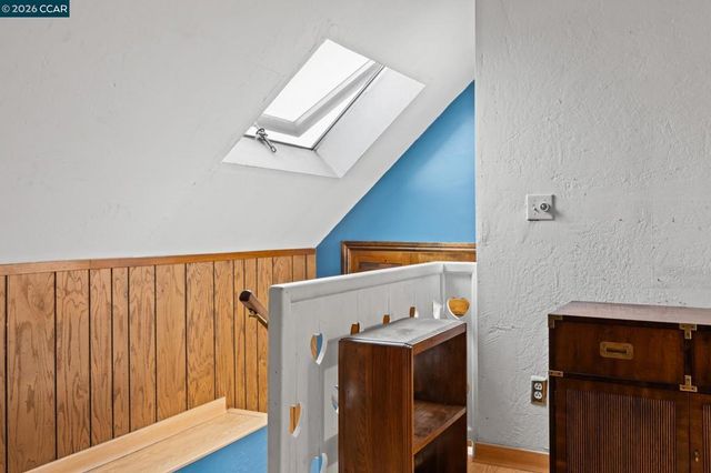 1036 Regent St, Alameda, CA 94501