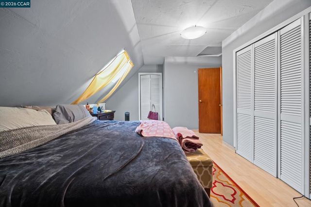 1036 Regent St, Alameda, CA 94501