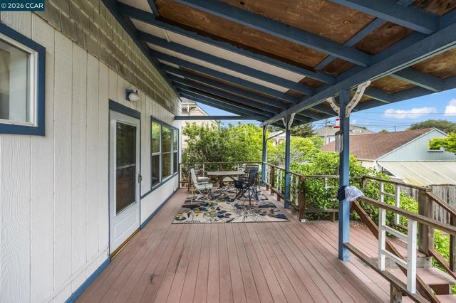 1036 Regent St, Alameda, CA 94501