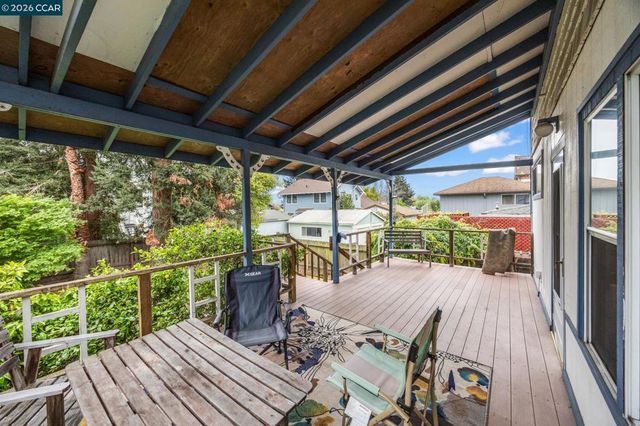 1036 Regent St, Alameda, CA 94501