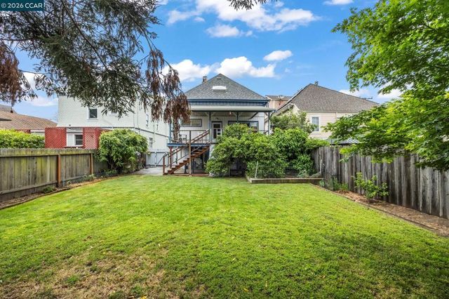 1036 Regent St, Alameda, CA 94501