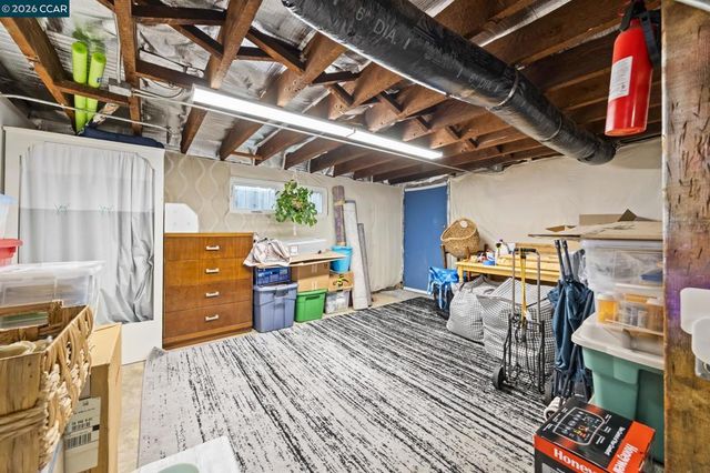 1036 Regent St, Alameda, CA 94501