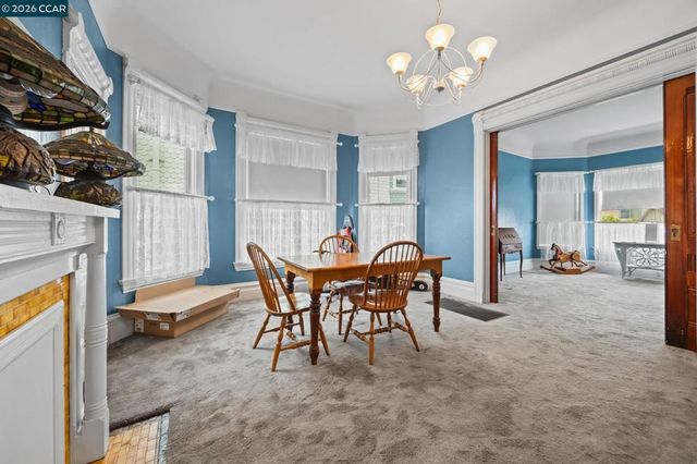 1036 Regent St, Alameda, CA 94501