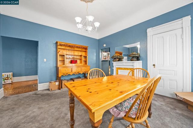 1036 Regent St, Alameda, CA 94501